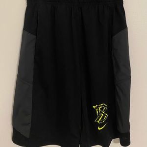 Nike Athletic shorts Size Medium